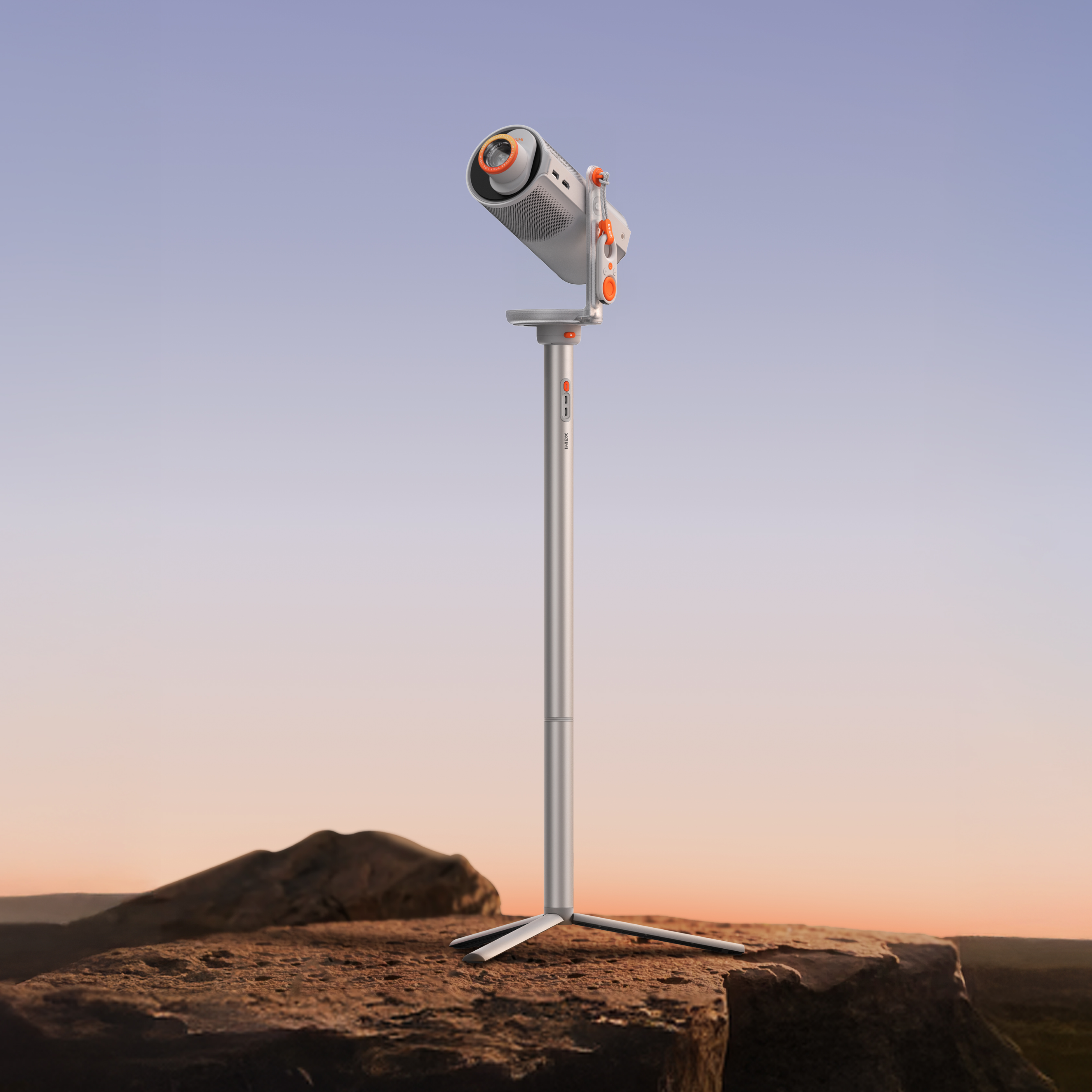 Der kompakte Projektor MoGo 4 verfügt über einen um 360° verstellbaren integrierten Ständer. Sie können ihn auf den Tisch stellen und direkt auf den richtigen Projektionswinkel einstellen.