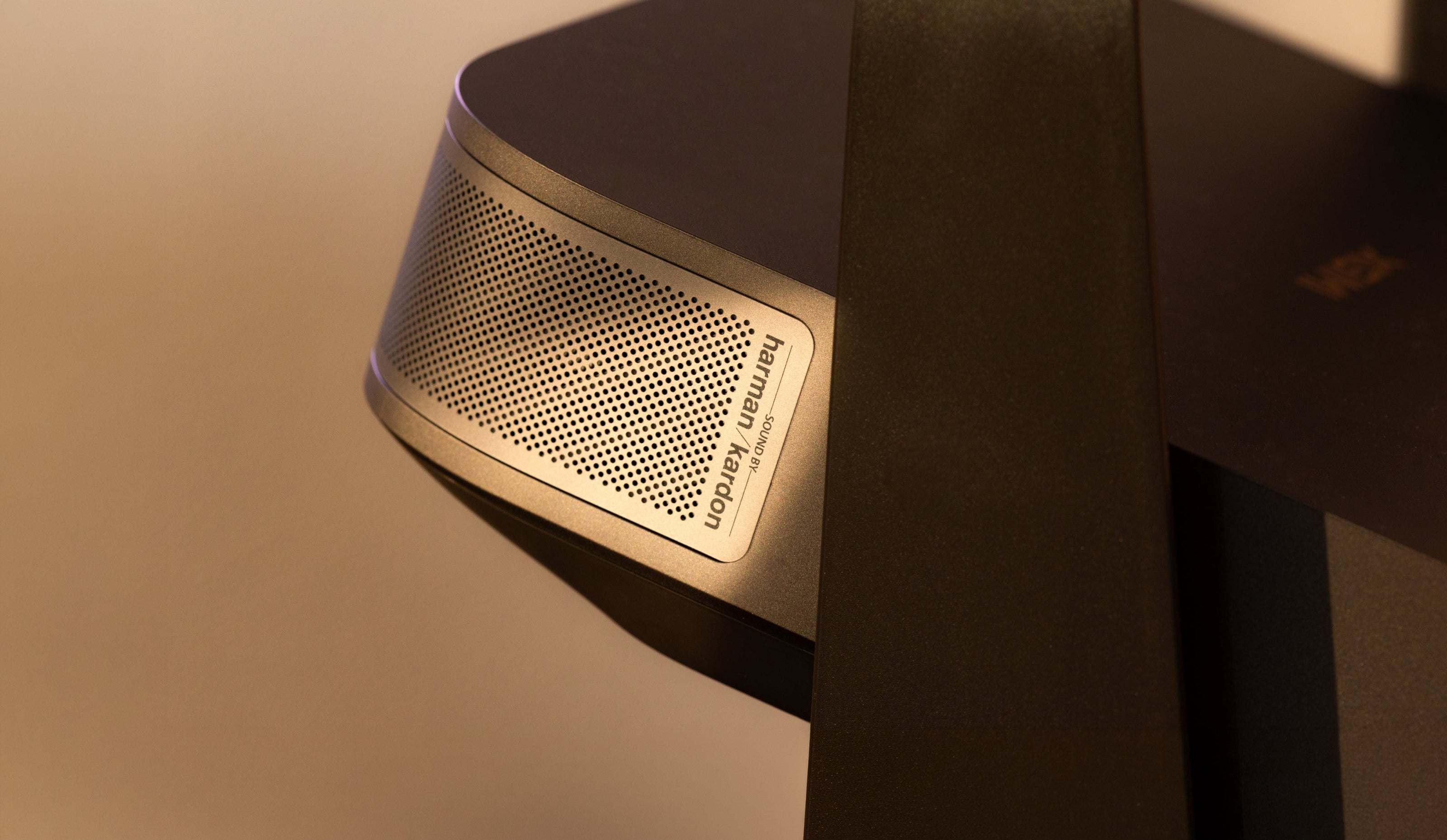 m10-harman-pc.jpg