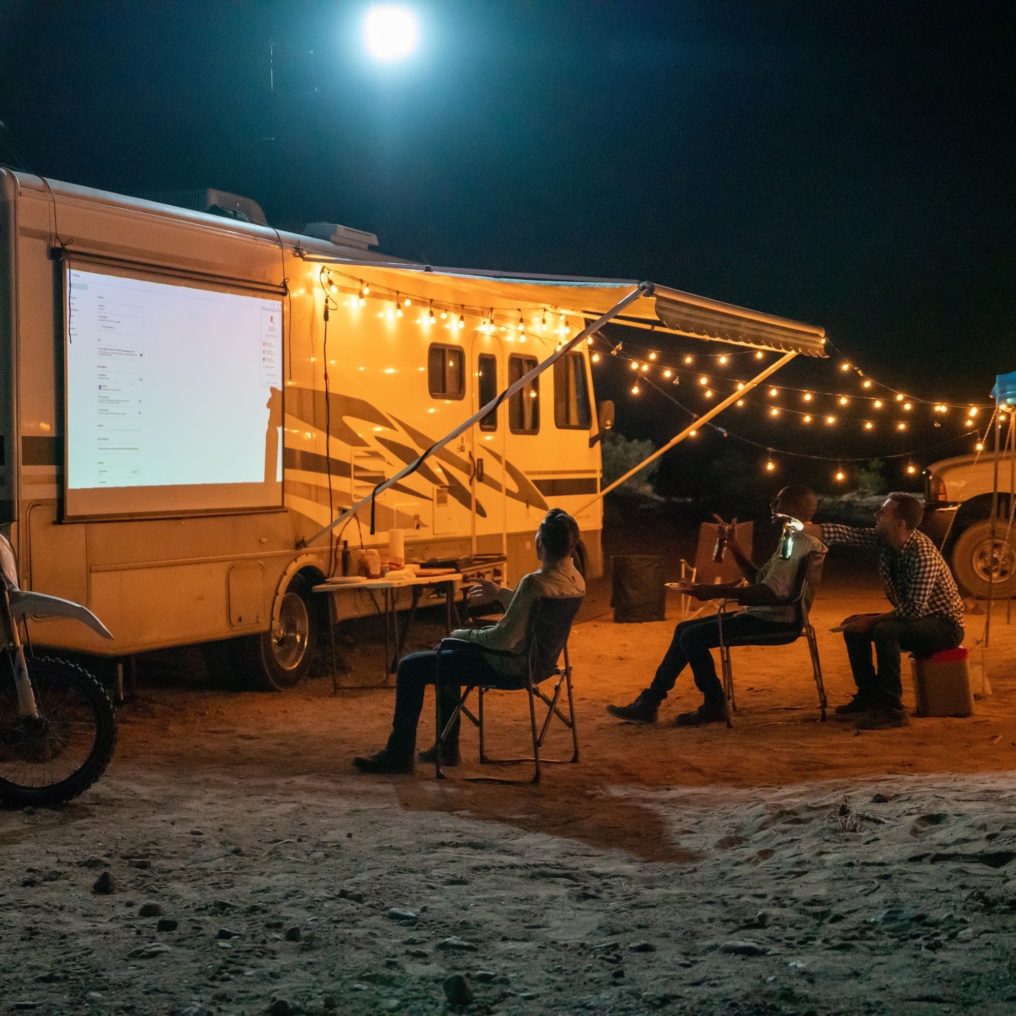 Wie Sie Ihr eigenes Camping-Kino einrichten